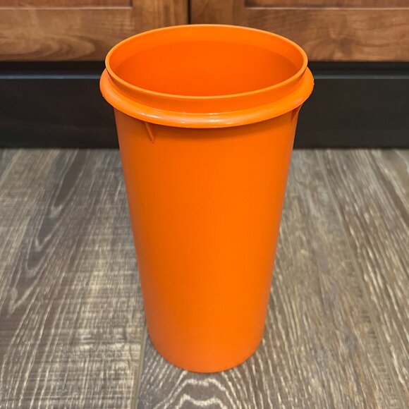 Tupperware Juice Container with Lid - Picture 7 of 12